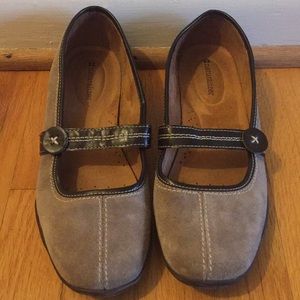 Gray naturalizer casual shoes